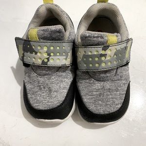 See Kai Run Sneaker, size 7